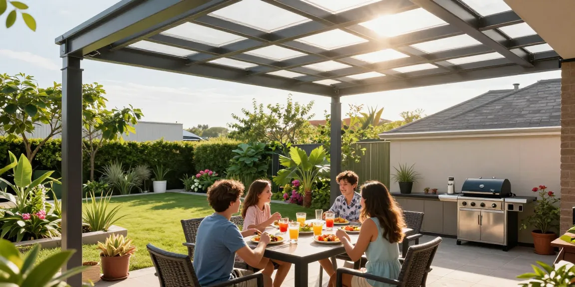 Moderne Terrassenüberdachung sorgt für angenehme Atmosphäre im Garten.